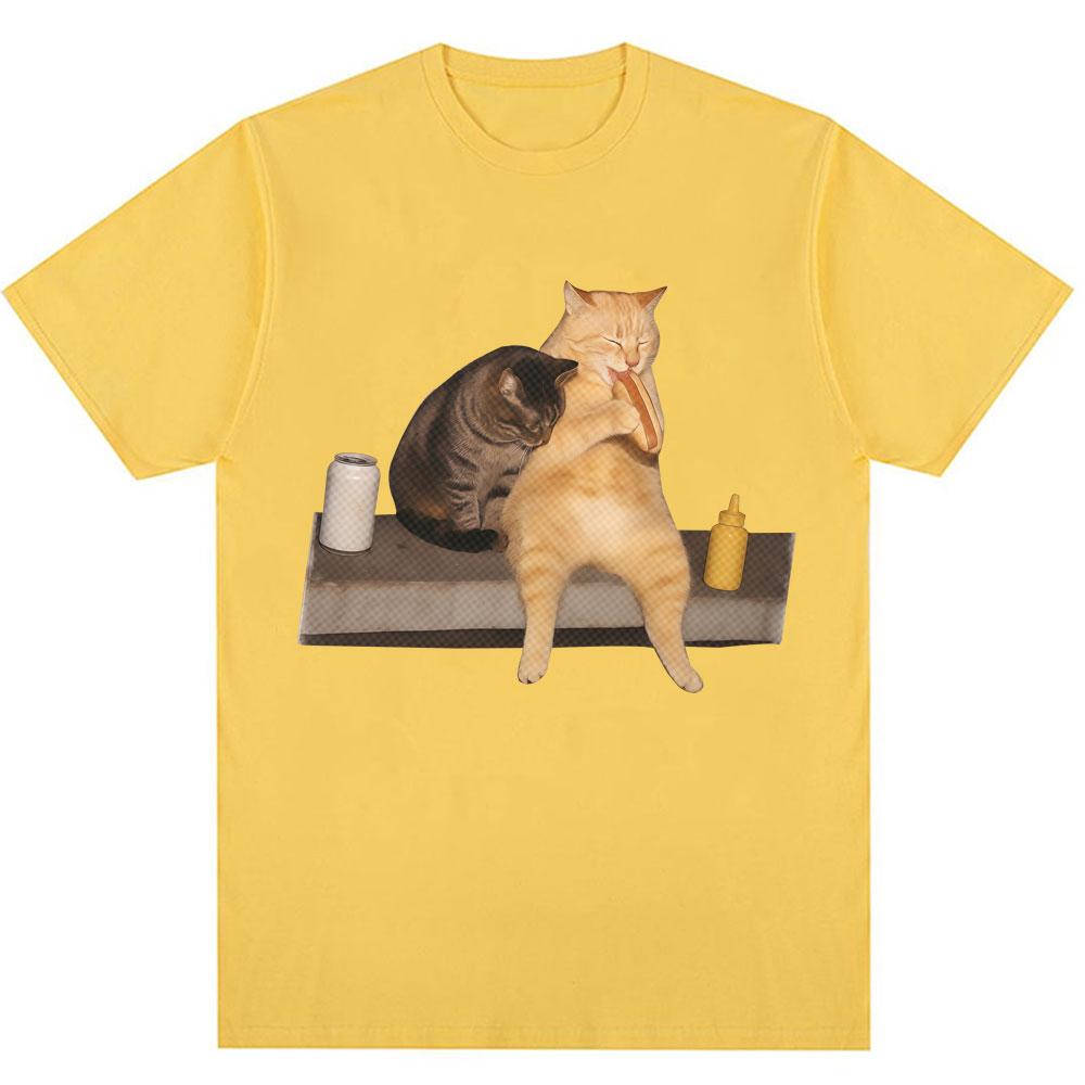 Funny Cat Eating Hot Dog Meme T-shirts Men Women Fashion Vintage Humor T-shirt Oversized Cotton Casual Kawaii T Shirt Streetwear