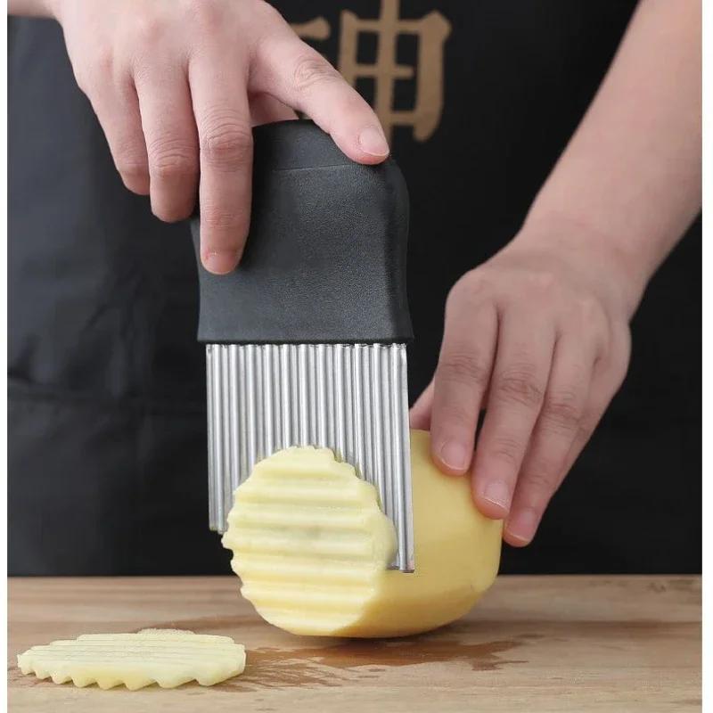 Stainless Steel Wave Knife for Household Kitchen Vegetable Cutting, Multifunctional Deep Grain Thickened Potato Chip Knife