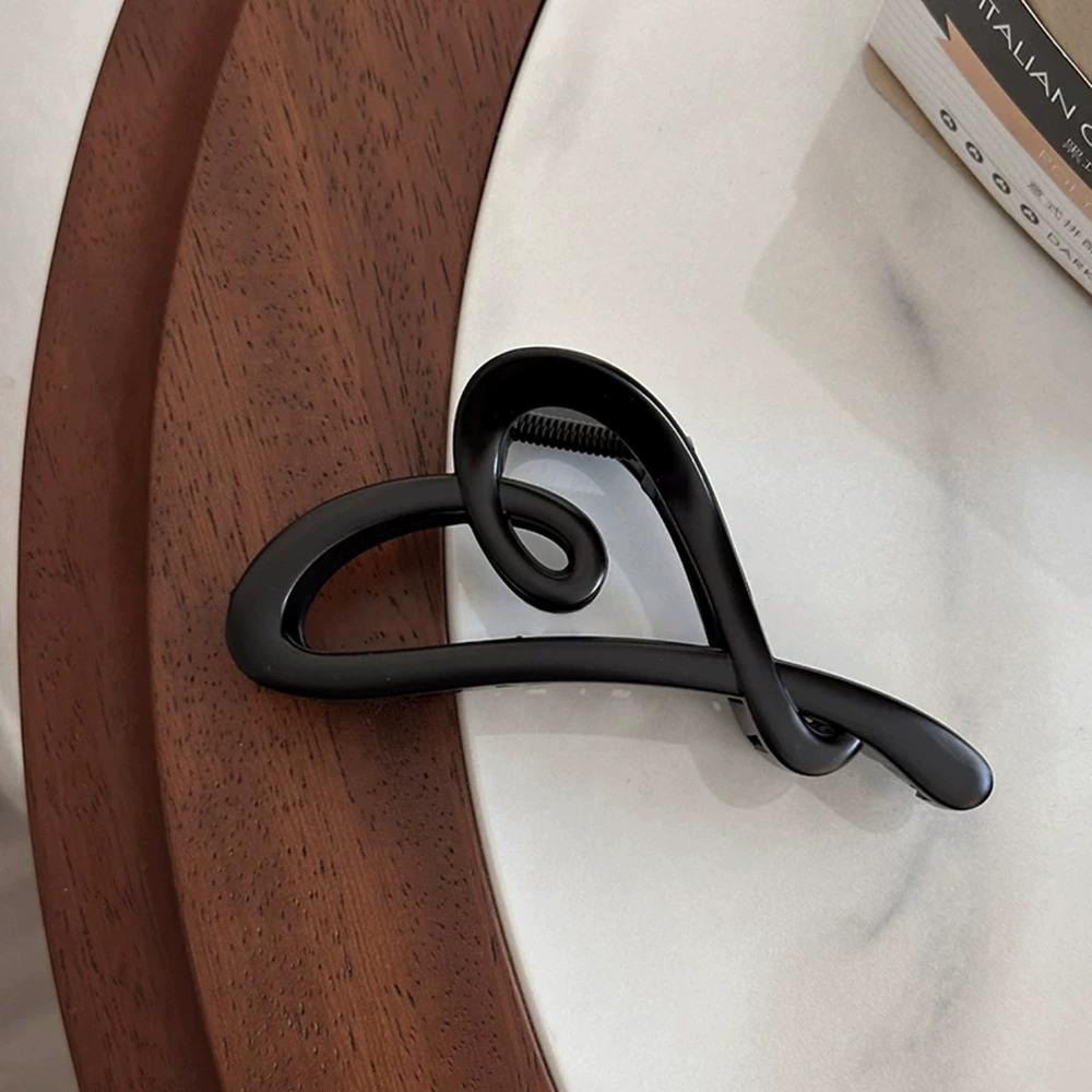 Irregular Hollow Out Hair Claws Clips Women Girls Large Heart Shape Crab Hair Clamps Barrettes Clips Hair Accessories