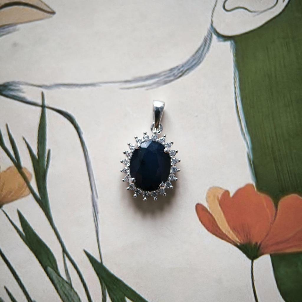 Серебряная подвеска с сапфиром 3.599ct, фианитами (2202578)