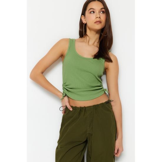 Mailet tricotat elastic, cu volane, cu gât de piscină