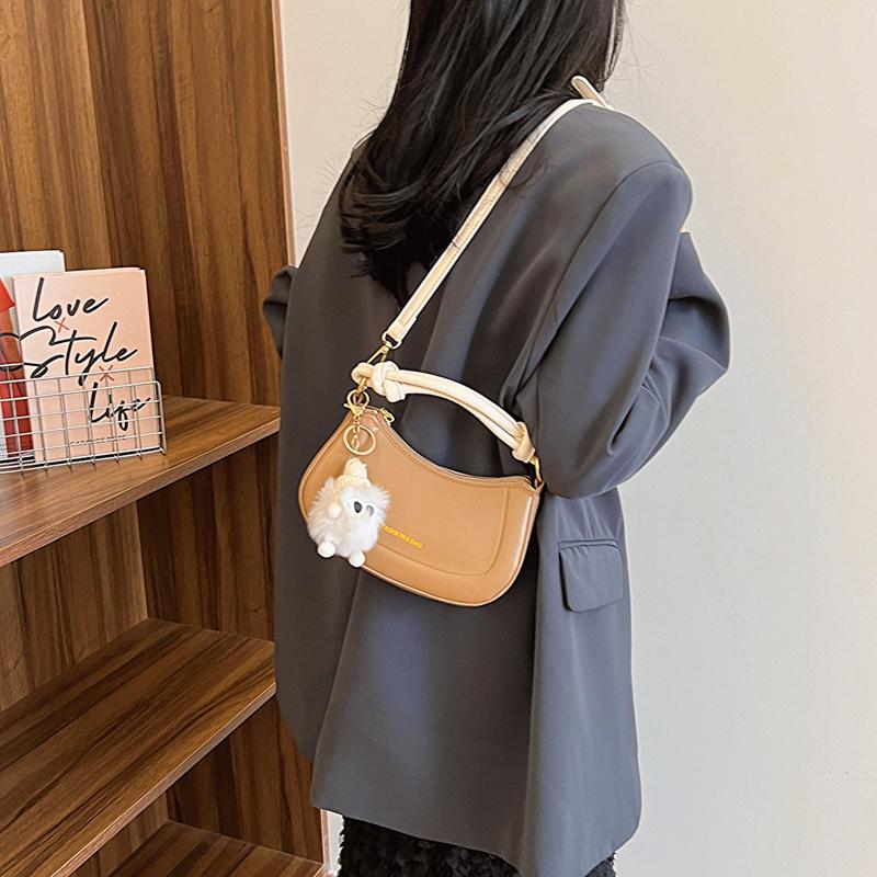 Female Bags On Sale  New Single Shoulder Crossbody Versatile Hot Selling Fashion Small Square Bag Women's Bag