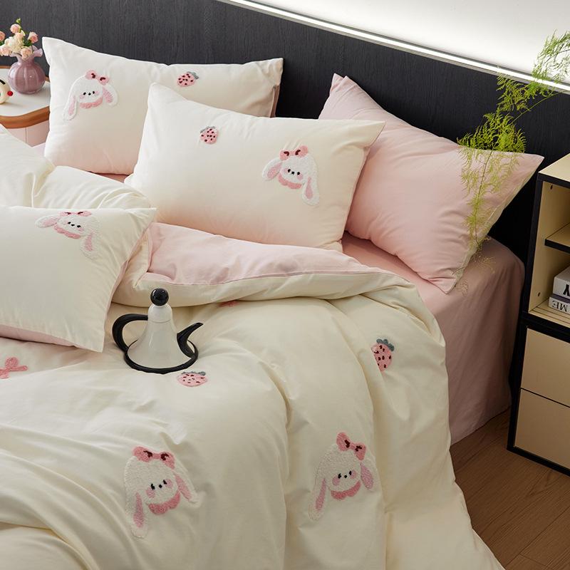 Class A 100% Cotton Brushed 4-Piece Autumn/Winter Bedding Set: Thickened Duvet Cover, Bed Sheet, Fitted Sheet, Cartoon Design