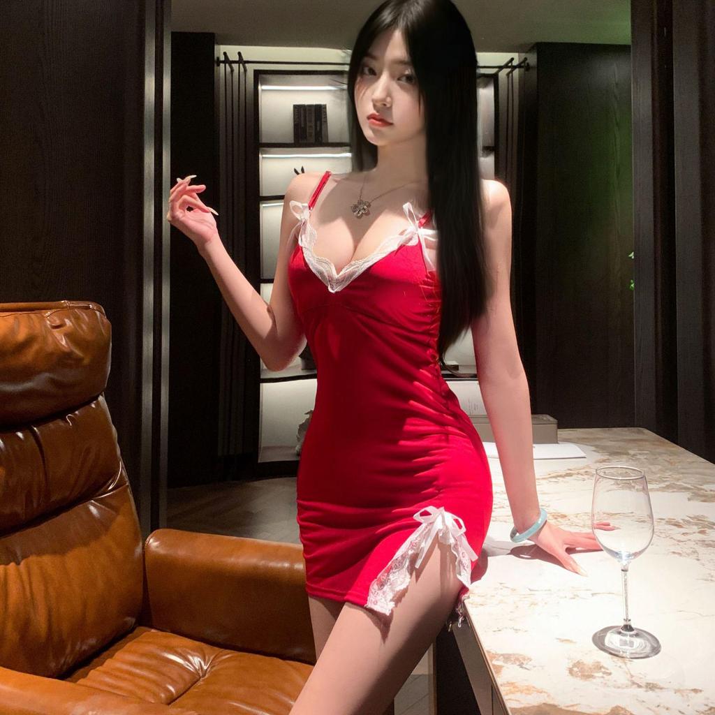 Women's Summer Sexy Lace Slit Nightdress with Chest Pad - Slimming, Cute, Pure Desire Style Camisole Nightgown for Home Wear