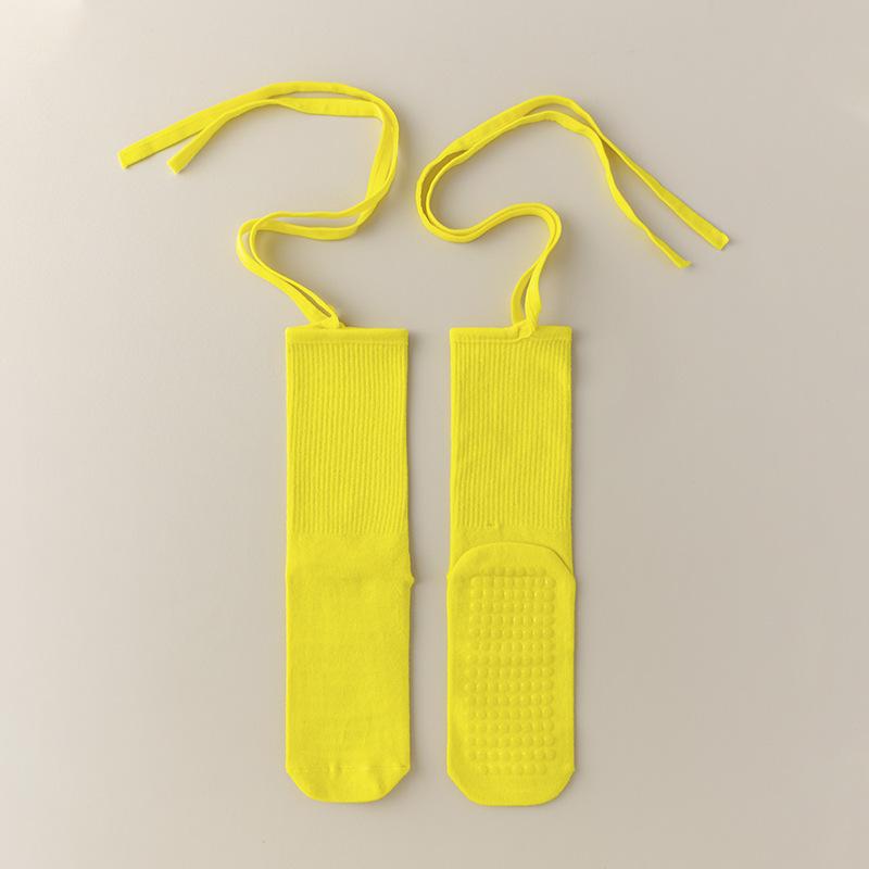 

Ladies Spring and Autumn All Kinds of Binding Foot Non Slip Yoga Pilates Fitness Dance Dance Exercise In The Long Socks 1 pair