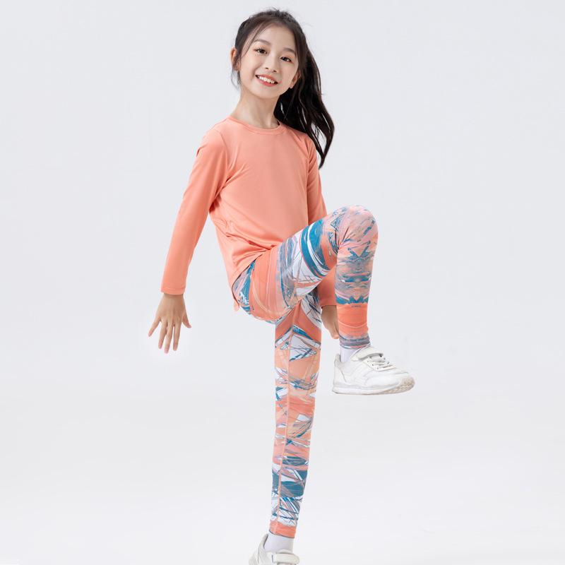 Schnelltrocknendes Yoga-Outfit für Mädchen: Bedrucktes Oberteil & Haifischhose