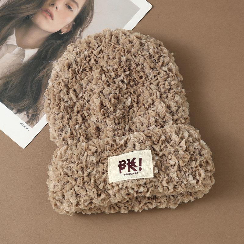 Autumn and Winter Hats, Women's Big Head Circumference Shows the Face, Small Knitted Hats, Plush Warm Wool Hats, Ear Protectors, and Head Hats.