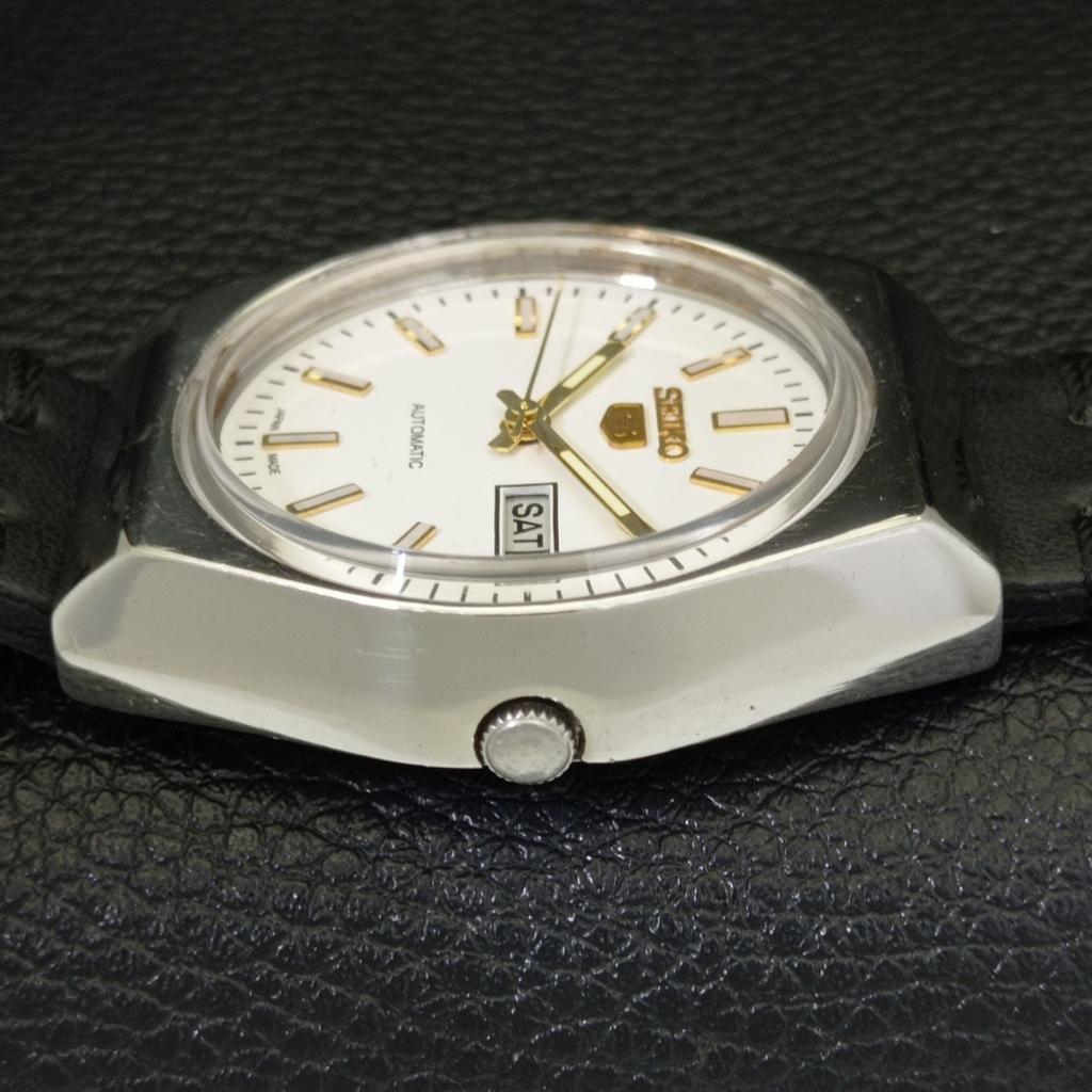 JAPAN 6309A VINTAGE SEIKO 5 AUTOMATIC MENS WHITE COLOR DIAL WATCH A701379-5