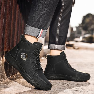 Nuove scarpe da uomo taglia grande 2025 cucite a mano a media e alta caviglia scarpe casual fondo piatto in pelle stivali da lavoro per esterni