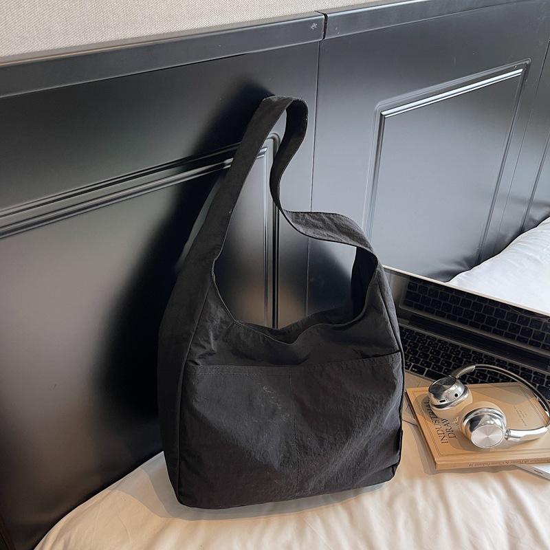 Japan and South Korea Solid Color Large-capacity Shoulder Bag 2025 Literature and Art Mori College Students In Class Lazy Wind Nylon Tote Bag Women