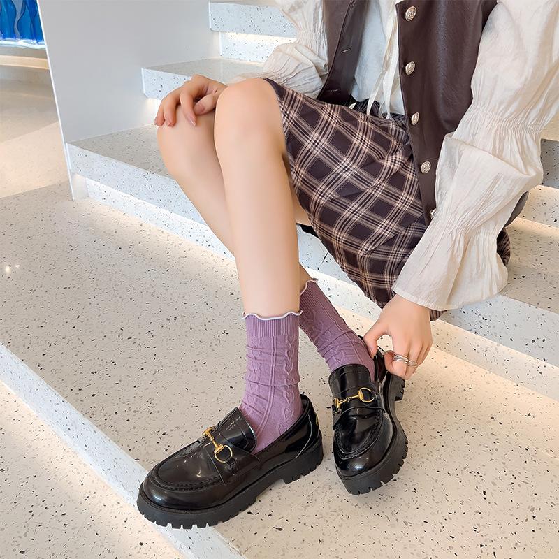 Damen Frühling und Herbst Einfarbige Spitze Ohrenrand In-The-Tube Socken