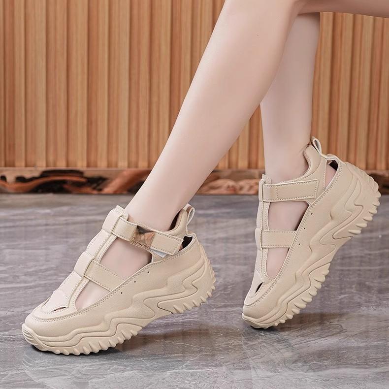 2025 new hole shoes women's summer Roman sandals fashionable versatile breathable hollow platform casual dad shoes