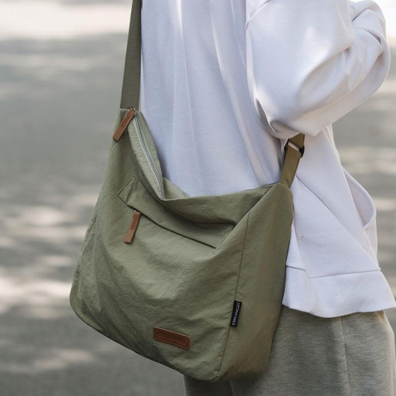 Casual Crossbody Bag for Women and Men Lightweight Large Capacity Boys Girls Student Shoulder Bag Teenager Messenger Bags