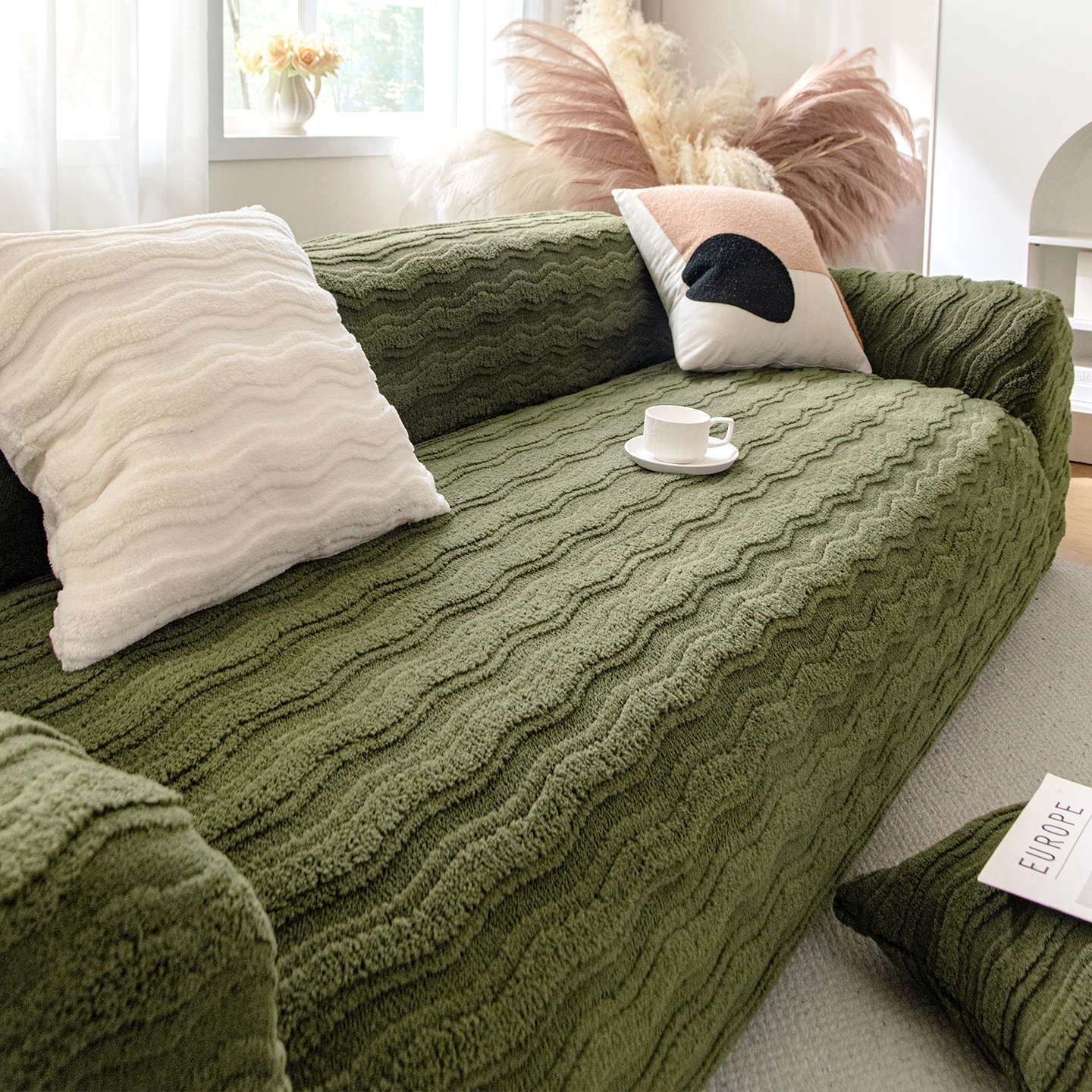 Cream Style Thickened Plush Sofa Cover  New Winter Sofa Cover  All Inclusive Universal Anti Cat Scratch Protective Fabric 90-140cm