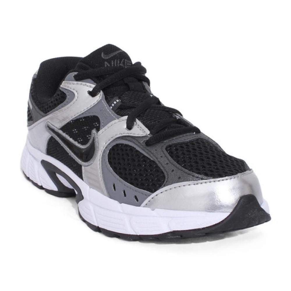 Nike V5 Rnr Running Shoe