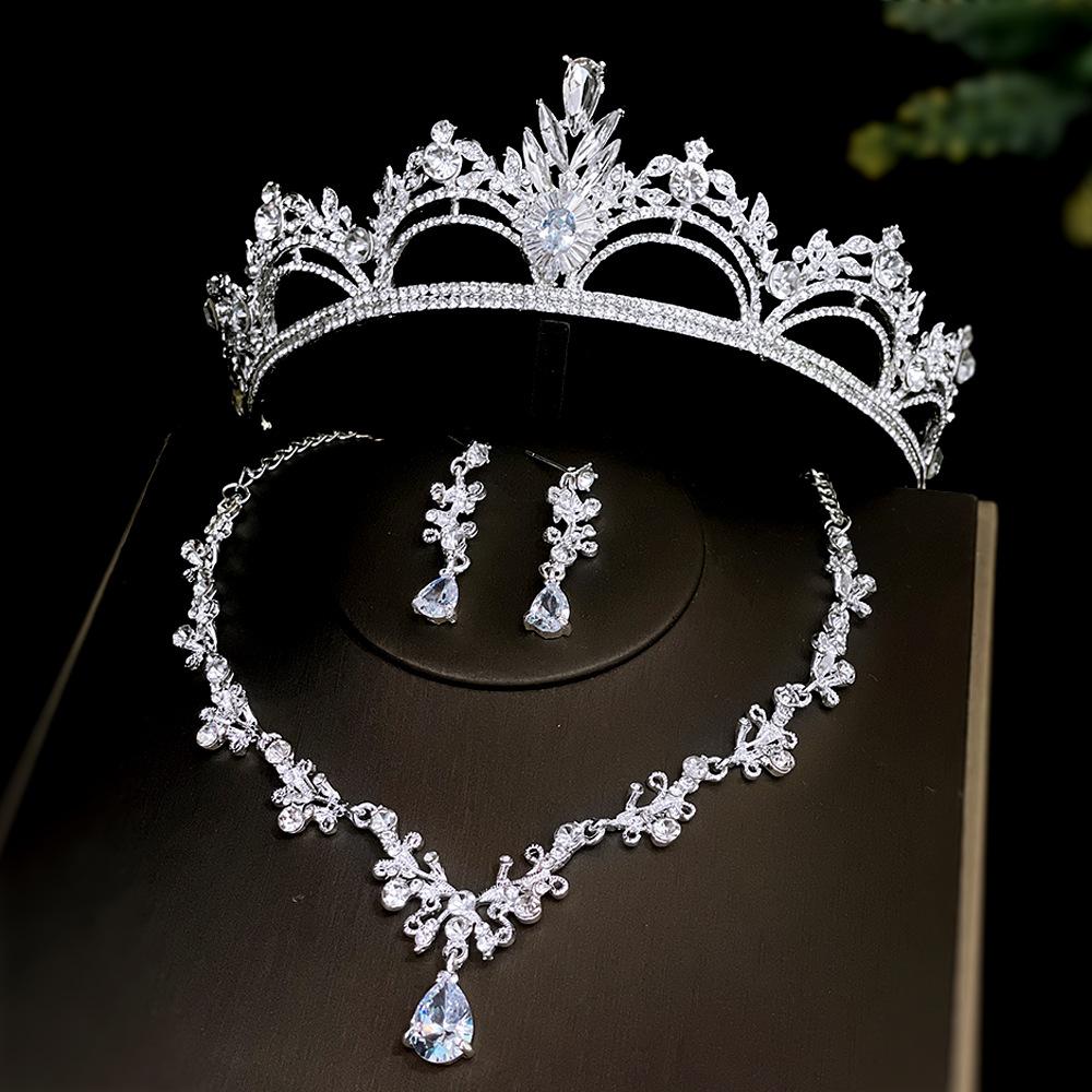 Crystal Grand and High End Wedding Necklace Crown Headwear Bride's Three Piece Set  Korean Style Fairy Beauty Wedding Dress Accessories  Silver