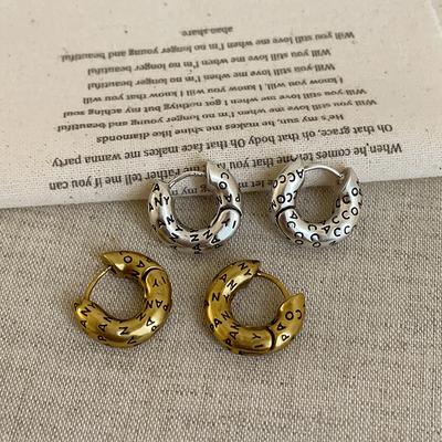 Semplici e Vecchi Cerchi di Lettere Orecchini a Cerchio da Donna di Nicchia Senso di Alta Gamma Retrò Moda di Lusso Leggera Pendenti Versatili da Pendere