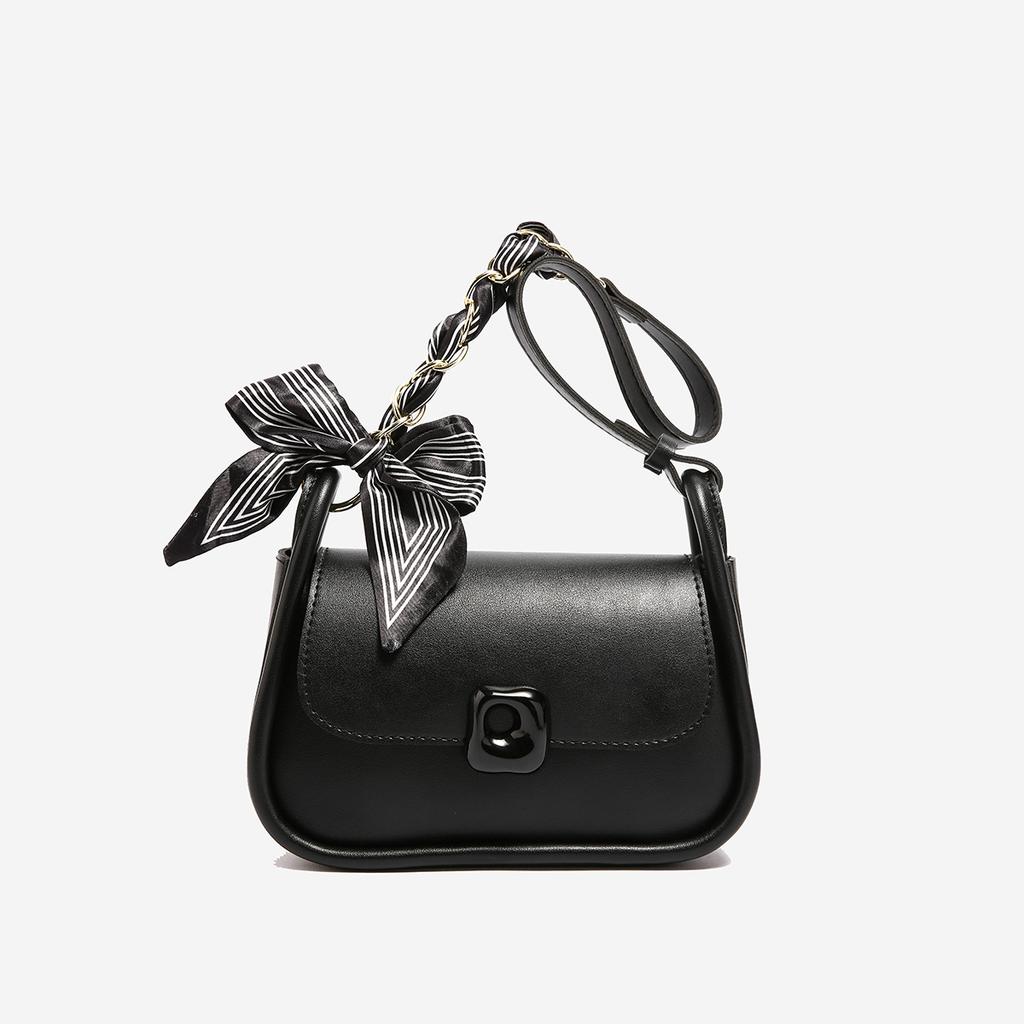 Popular small bag women's new fashionable and foreign versatile messenger bag super fire shoulder small square bag