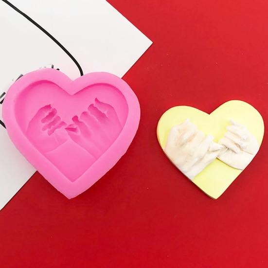 Forma srdce Snadno se čistí Snadno vyjímá z formy Tepelně odolná nepřilnavá silikonová forma s háčkem na prst Ručně vyrobená forma na pečivo