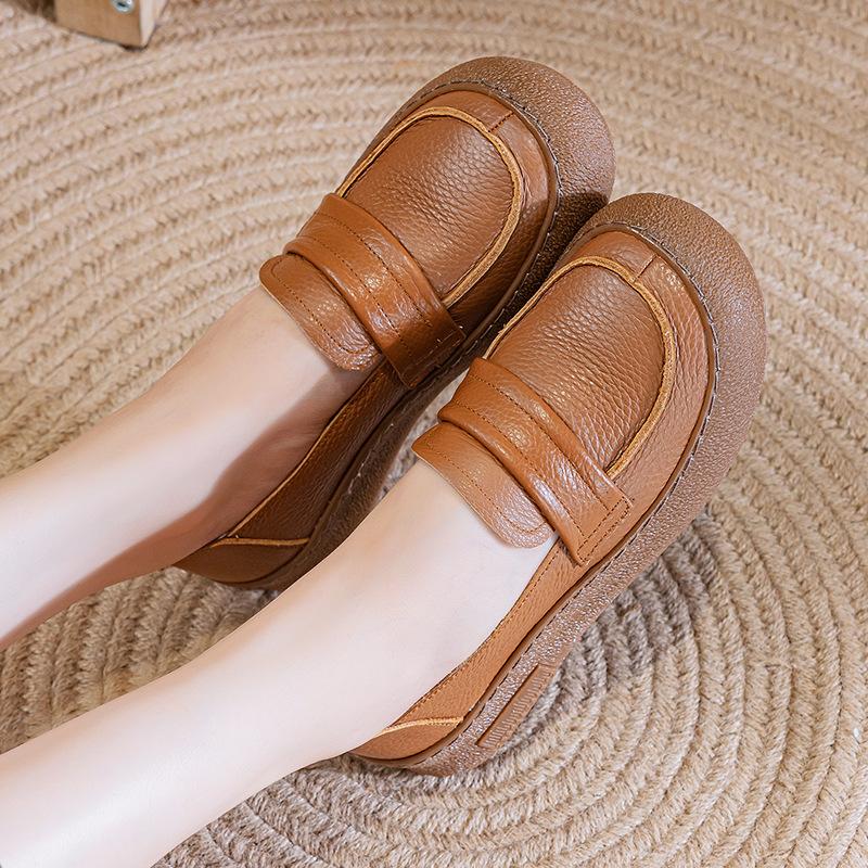 

Women s shoes leather medium and new pedal soft sole non-slip comfortable leather shoes mother single shoes flat bottom retro 41 коричневый