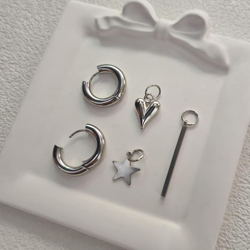 Punk Fashion Asymmetric Pentagram Hoop Earrings for Women Girls Stainless Steel Circular Ear Buckle Party Jewelry Accessories