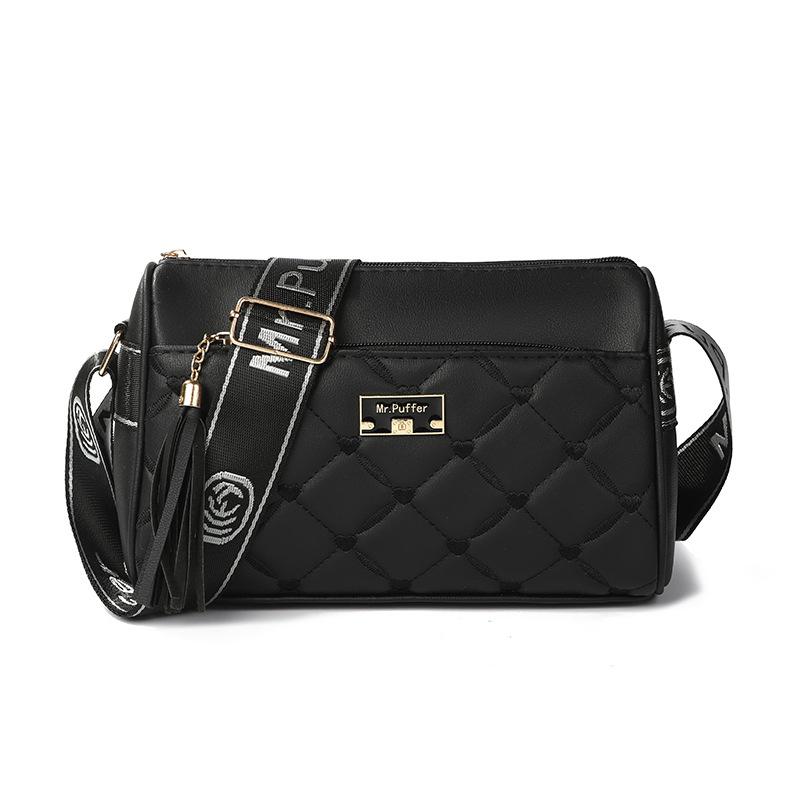Ms. Xia's Crossbody Bag Is Fashionable and Versatile. It's A Large-capacity Fringed Women's Phone Bag
