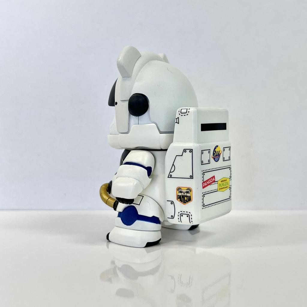 PANGDA Space Suit Version Painted Complete Figure (White) Die-cast