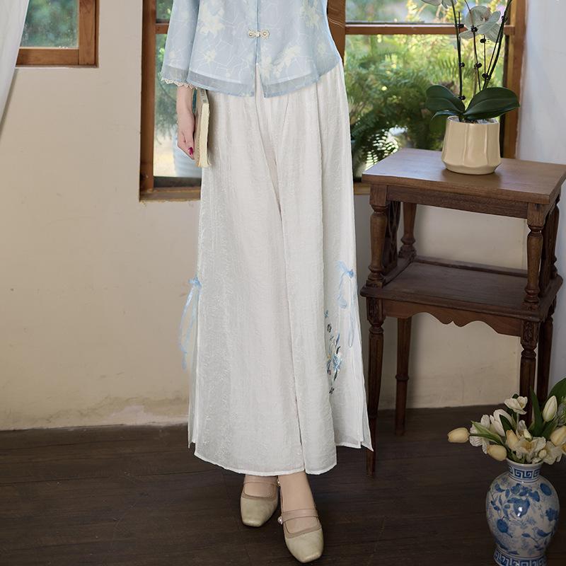 

Chinese-Style Jacquard Two-Piece Set with Embroidered Skirt and Lace Sleeves One Size