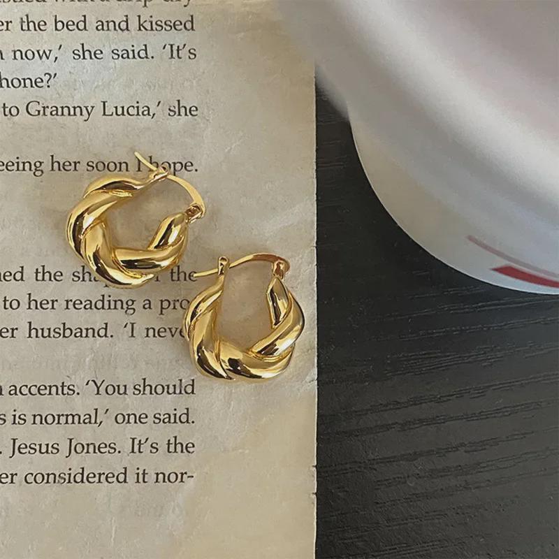 Cercei eleganți cu cerc încrucișat răsucit pentru femei - Stil rece high-end