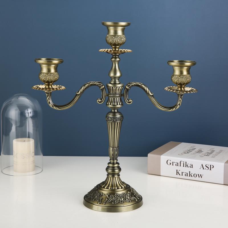 Europäischer dreiköpfiger Luxus-Kerzenständer für romantische Kerzenlicht-Dinner