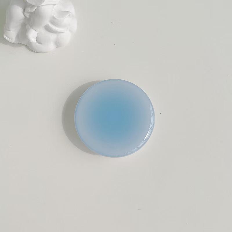 

Gradient Color Magnetic Phone Holder: Trendy, Foldable, Universal Design with Girlish Heart Charm.