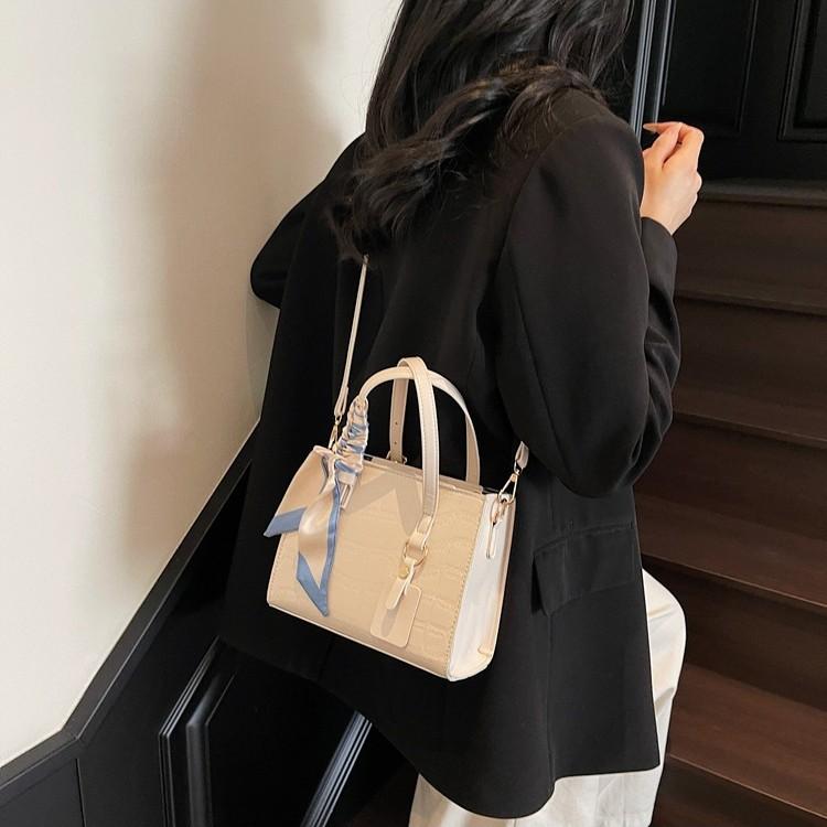 Handbag Female Office Worker Commuting Large Capacity Texture Versatile Fashion Shoulder Messenger Bag Niche Women Bag