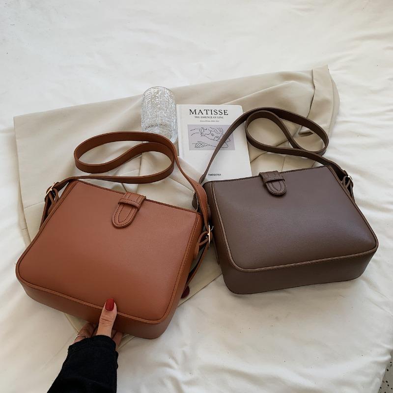 Fashionable Large-capacity Crossbody Bag with Shoulder Strap - Versatile Commuter Bucket Bag
