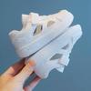 2025 Letnie dziecięce oddychające białe siateczkowe buty sportowe: Chłopięcy projekt Hollow i styl dziewczęcy