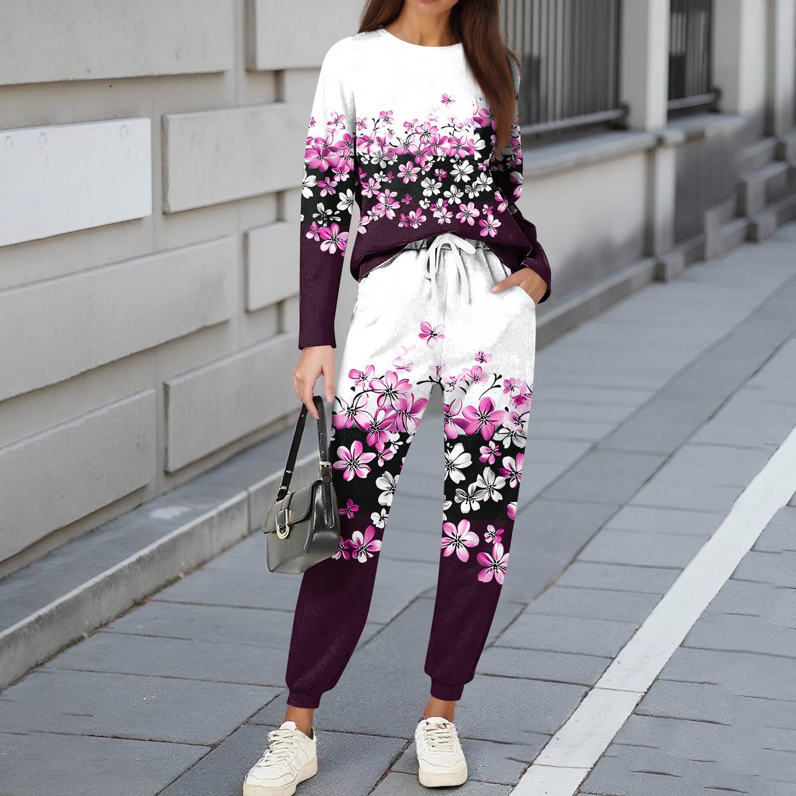 

Комплекты для женщин из 2 предметов: футболки с круглым вырезом и длинным рукавом, принтованные спортивные брюки с карманами XL фиолетовый