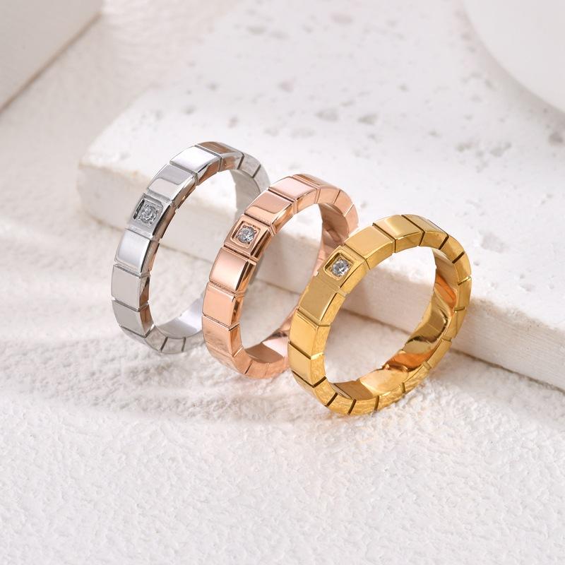 Anello Quadrato Temperamento Premium con Singolo Diamante in Acciaio al Titanio Anello per Coppia Femminile