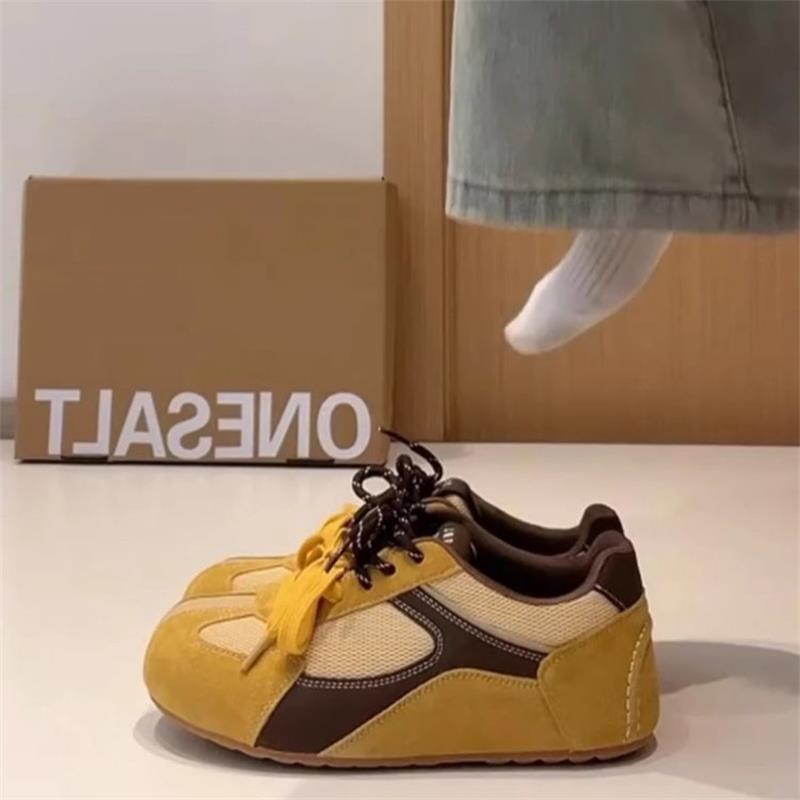 Niche Design Retro Moral Training Shoes Women's 2025 Spring and Autumn New Flat Bottom Inner Heightening Board Shoes Casual Mesh Sports Shoes