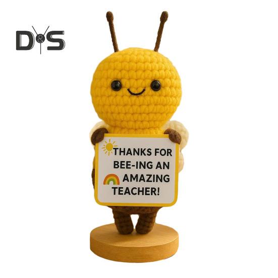 Crocheted Bee Teacher Appreciation Gift Handmade Thankful Bee Ornament with Sign Bee Crochet Doll Gift for Teachers Birthday Teacher's Day
