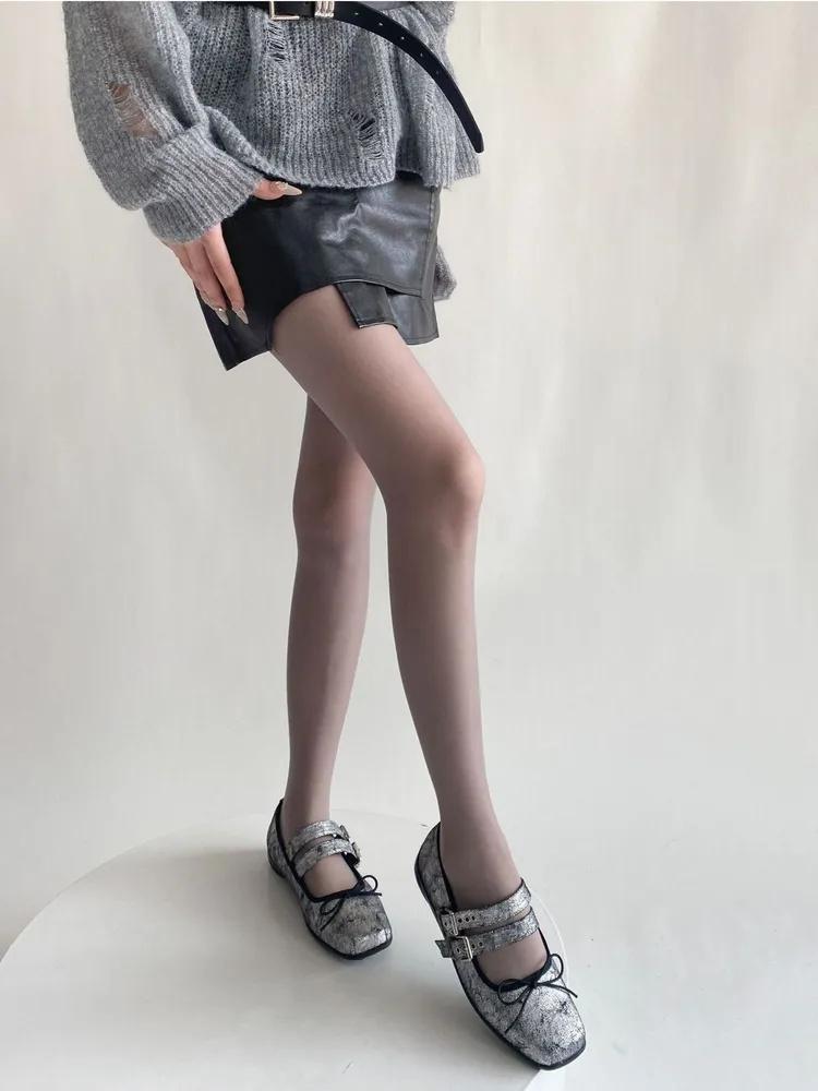 

Sheer Patterned Pantyhose with Stretchy Waistband Seamless Design Durable Fabric for Daily Wear and Special Occasions One Size