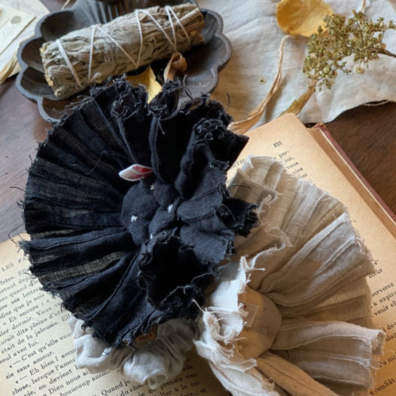 

JAMMER Mora flower hair chouchou Mora flower hair chouchou vintage black