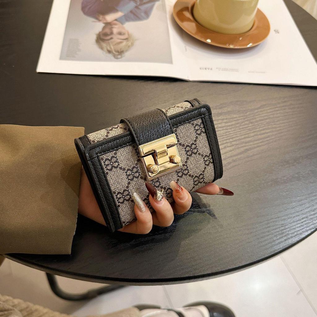 Classic Cross-border Ladies Long Wallet with Multi-card Slots and Versatile Clutch Design, Now 30% Off!