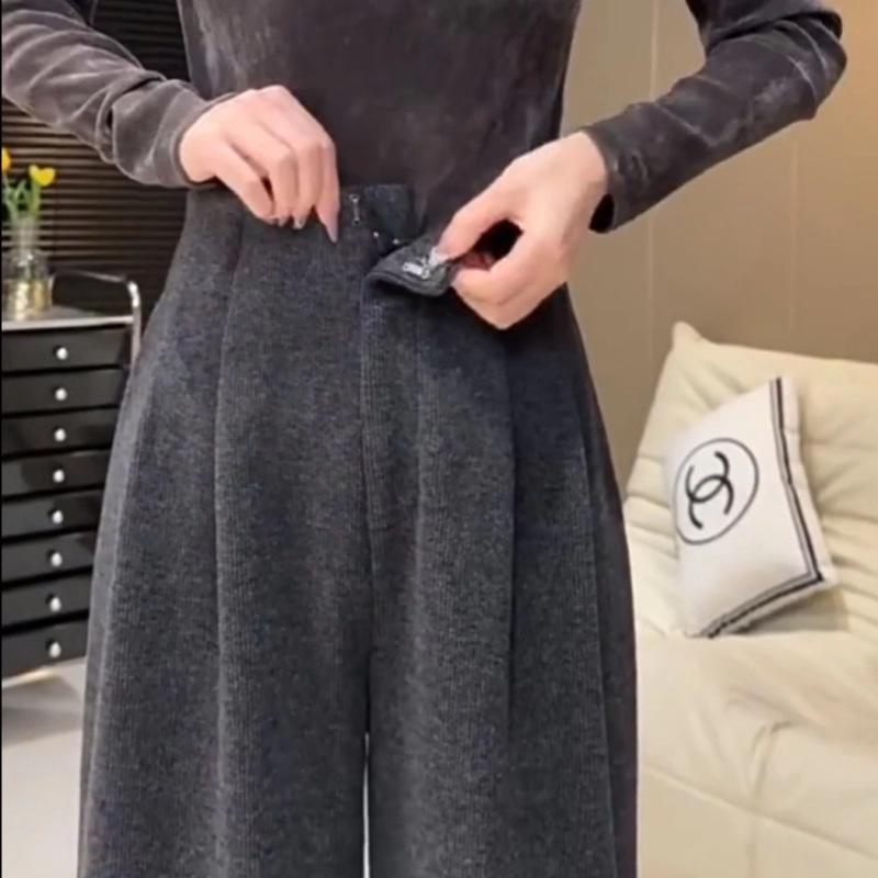 

Plus Size Fleece-Lined Woolen High-Waisted Slimming Casual Pants for Autumn/Winter 2025 – Loose Straight or Wide Leg Options. 4XL [170-185 lbs]