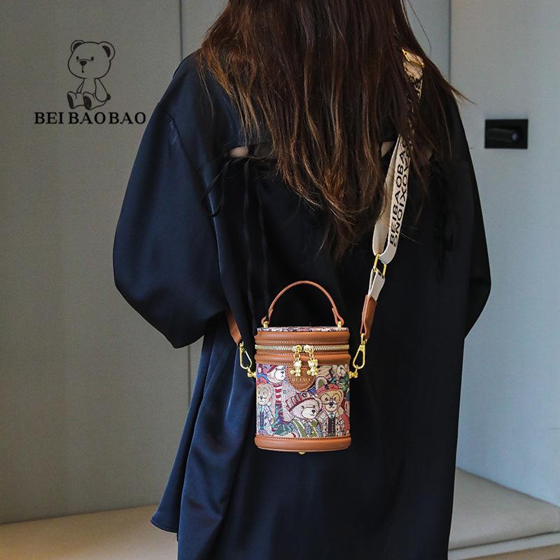 Cartoon Bear Women's Crossbody Phone Bag - Versatile Single Shoulder Design