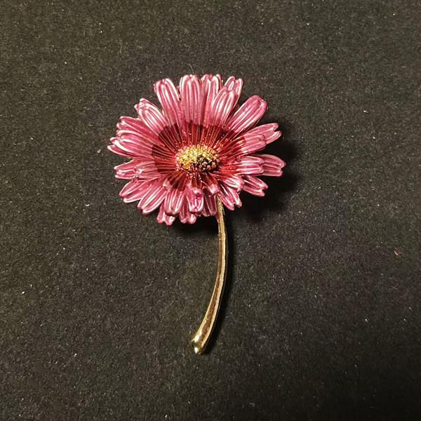 

SKEDS Vintage Women Men Full Crystal Luxury Flower Animal Series Brooch Pin Heavy Industry Clothing Coat Badges Corsages