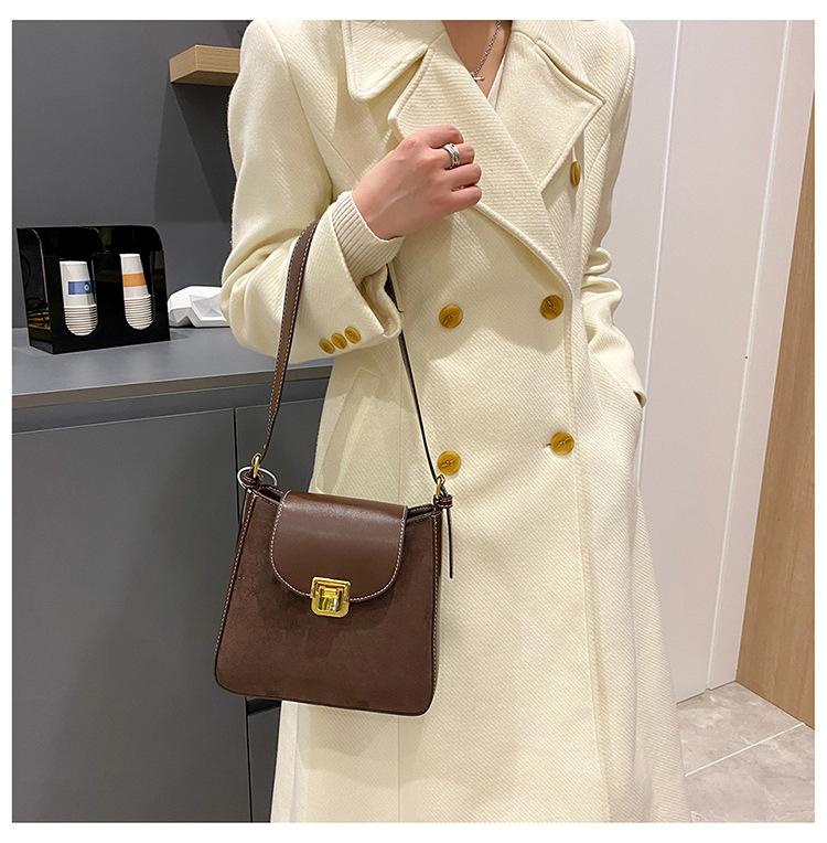 Korean version trendy fashion casual commuter women's shoulder bag European and American retro messenger bag color matching PU small square bag