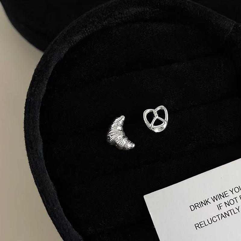 Mini Croissant Stud Earrings For Women Cute Bread Earrings Classic Fine Jewelry Gift