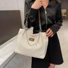 Nylon Einfarbige Große Kapazität Tragetasche Mode Kette Ein Schultertasche Damen Minimalistisch Pendlertasche Premium