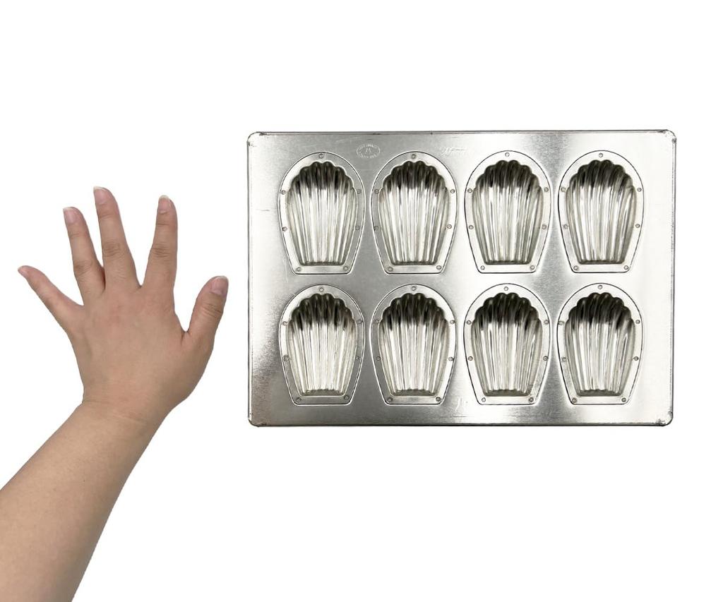 Matsunaga Manufacturing Co., Ltd. Silicone-coated Silver Madeleine Baking Pan 8P MS15