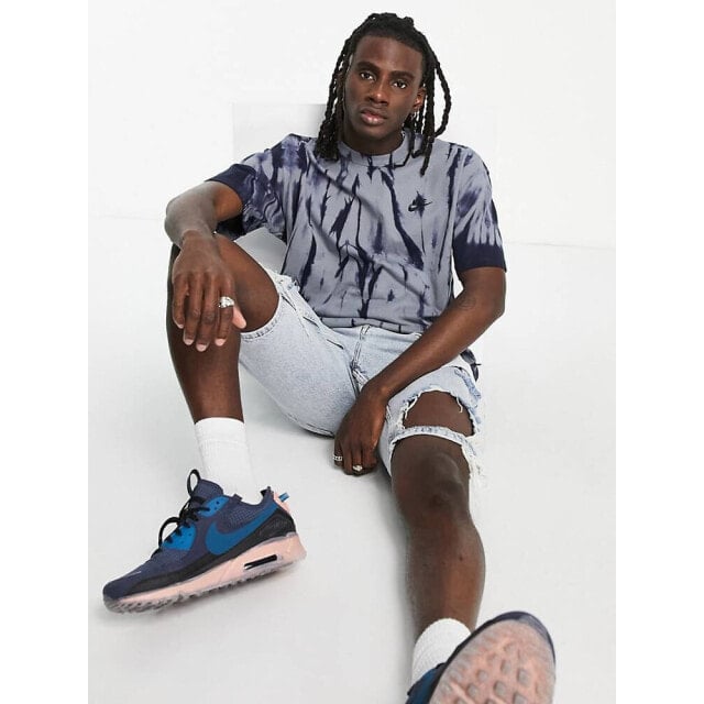 

Футболка свободного кроя с заниженной линией плеч Nike Premium Essentials ярко-серого цвета с принтом тай-дай