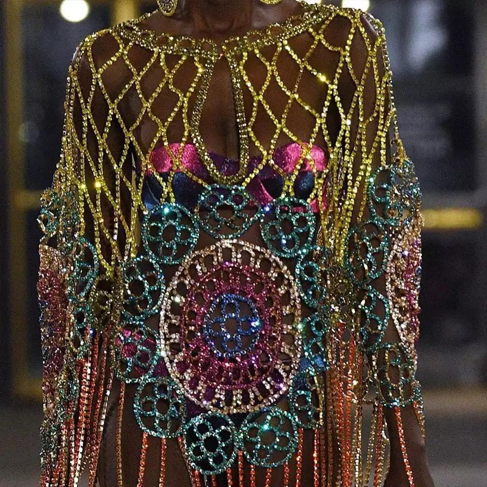 

Новая длинная цепочка для тела смешанного цвета с кисточками, роскошная и сексуальная, супер сверкающая цепочка для тела со стразами, длинная цепочка для танцев на взлетно-посадочной полосе